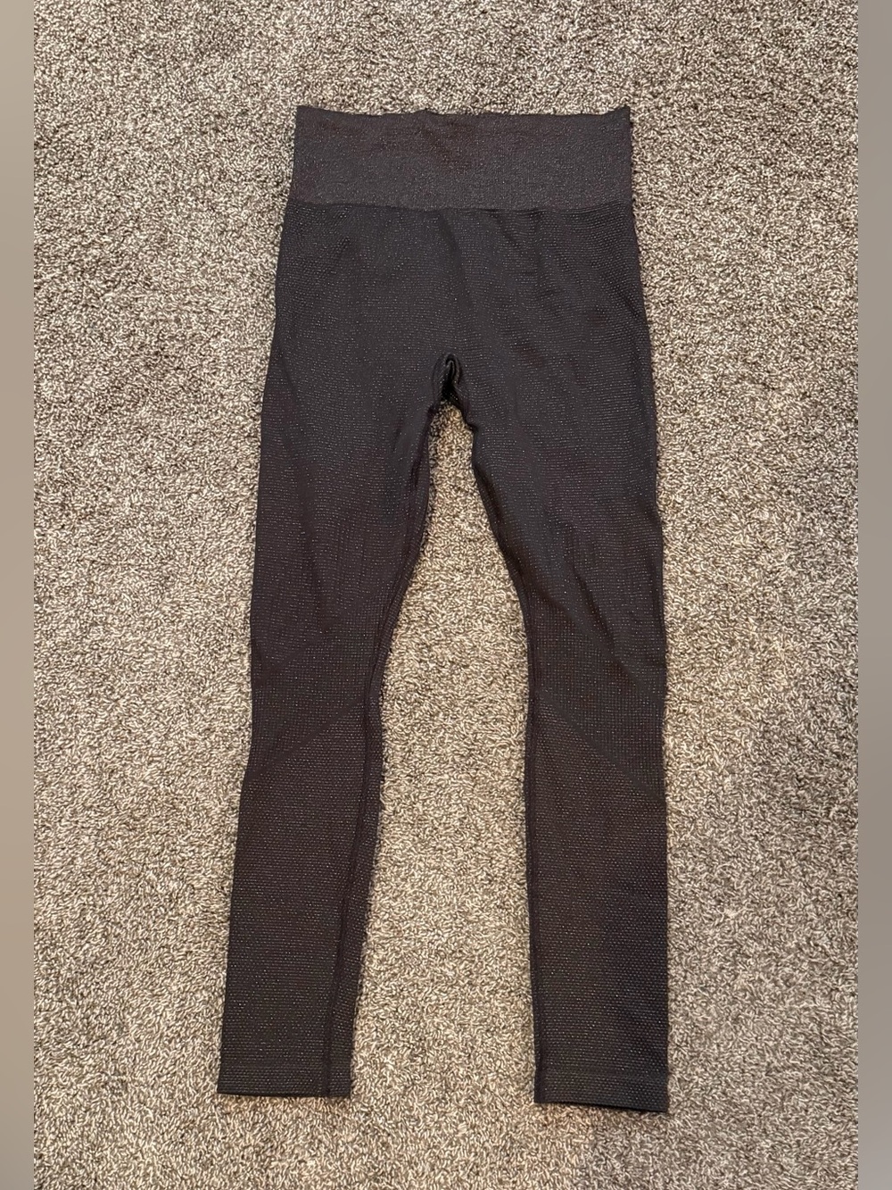 Athleta Textured Shimmer Seamless High Waisted Leggings (size medium)